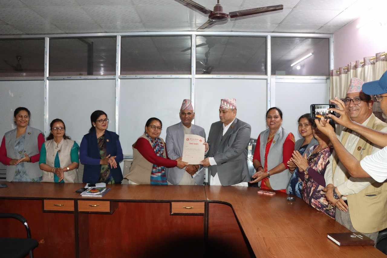 सत्तारुढ सांसदकै नेतृत्वमा मुख्यमन्त्रीलाई ज्ञापन पत्र, प्रत्यक्ष सरह समानुपातिकलाई पनि बजेट माग
