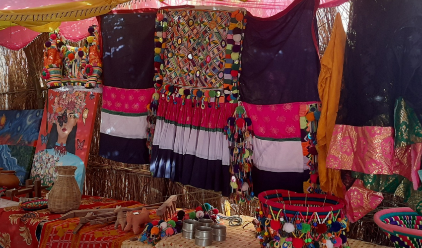 सुदूरपश्चिम महोत्सवमा लोकसंस्कृति जगेर्ना गर्न ‘थारू कला प्रदर्शनी घर’