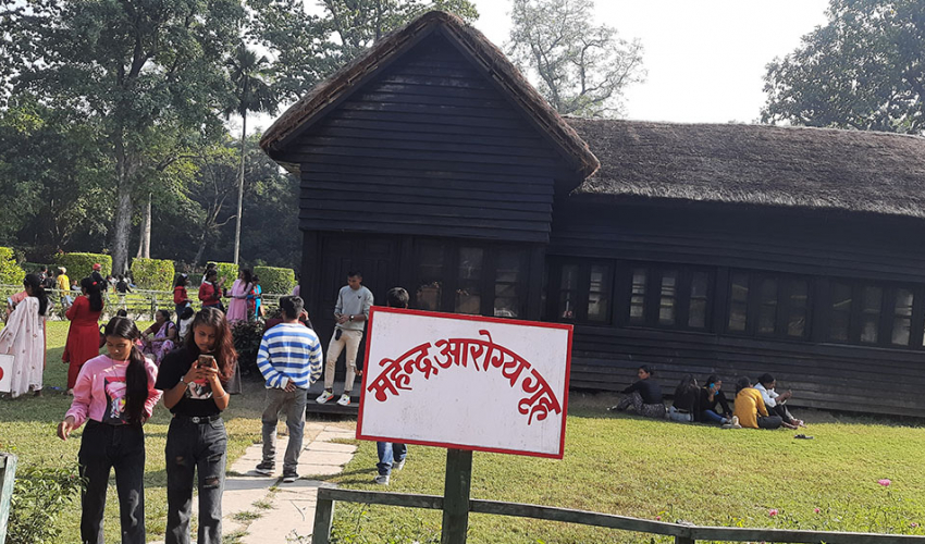 कैलालीको टीकापुर पार्कमा एक वर्षमा गरे दुई लाख बढी पर्यटकले अवलोकन