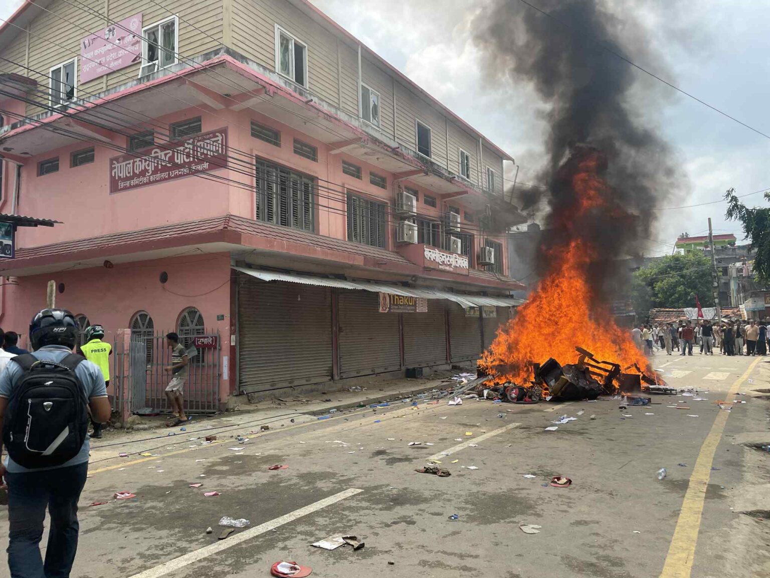 धनगढीस्थित एमाले पार्टी कार्यालयमा आगजनी