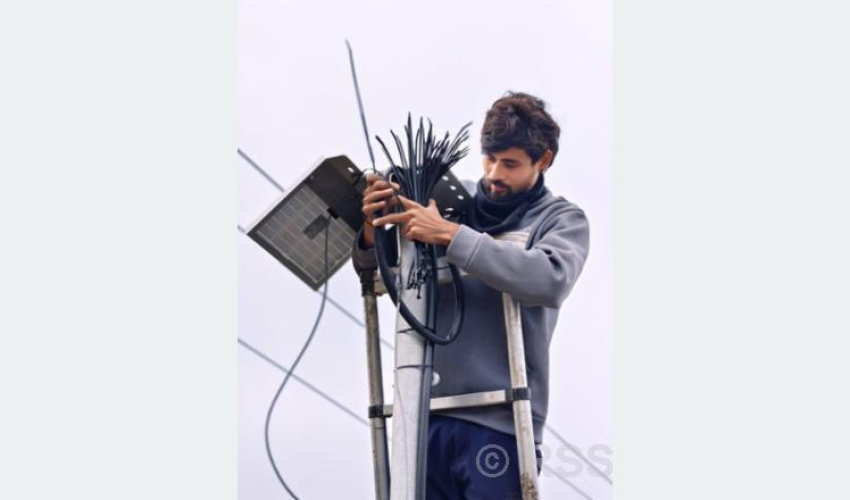 कञ्चनपुरको राधानदीमा जलस्तर मापन गर्ने ‘रडार लेभल सेन्सर’ जडान